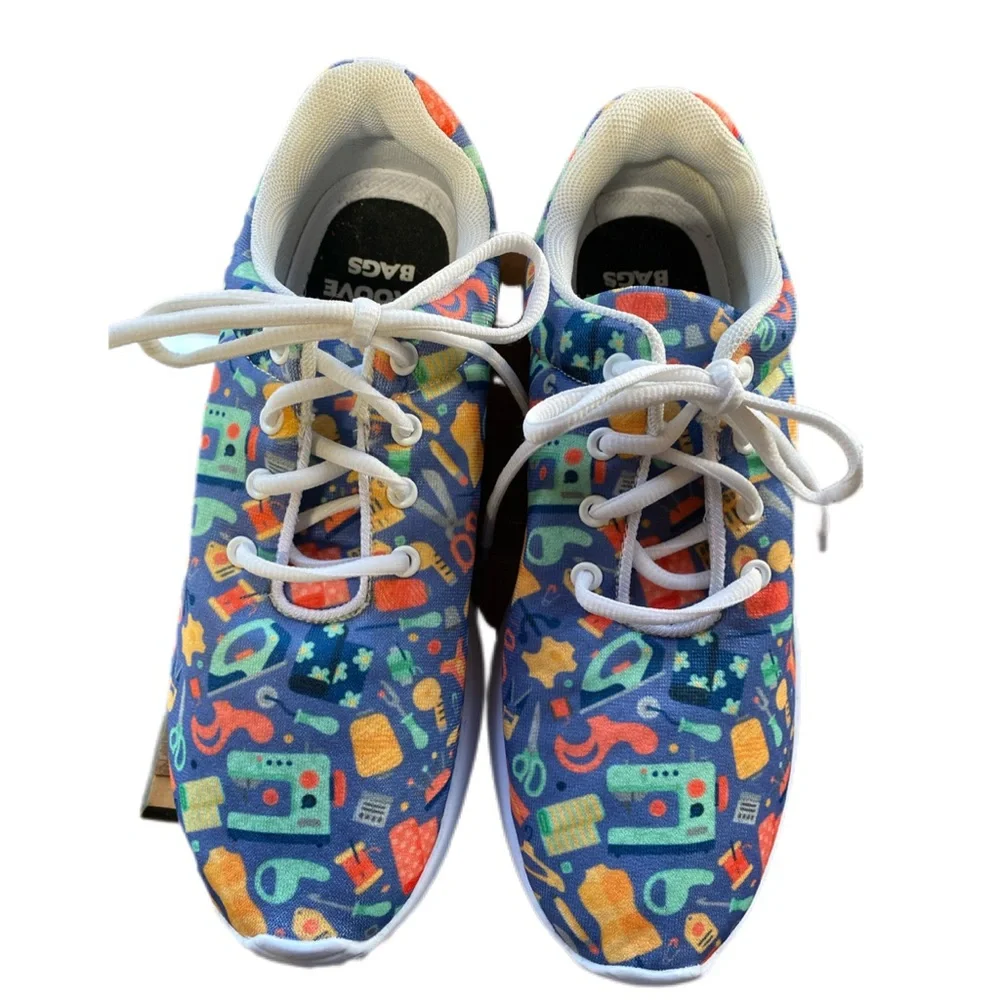 GROOVE BAHS TENNIS SHORS SEAMSTRESS THEMED LIKE NEW SIZE 7 women’s